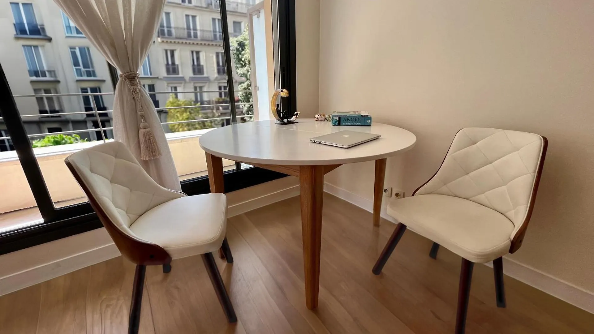 Cosy Studio Near The Eiffel Tower 파리
